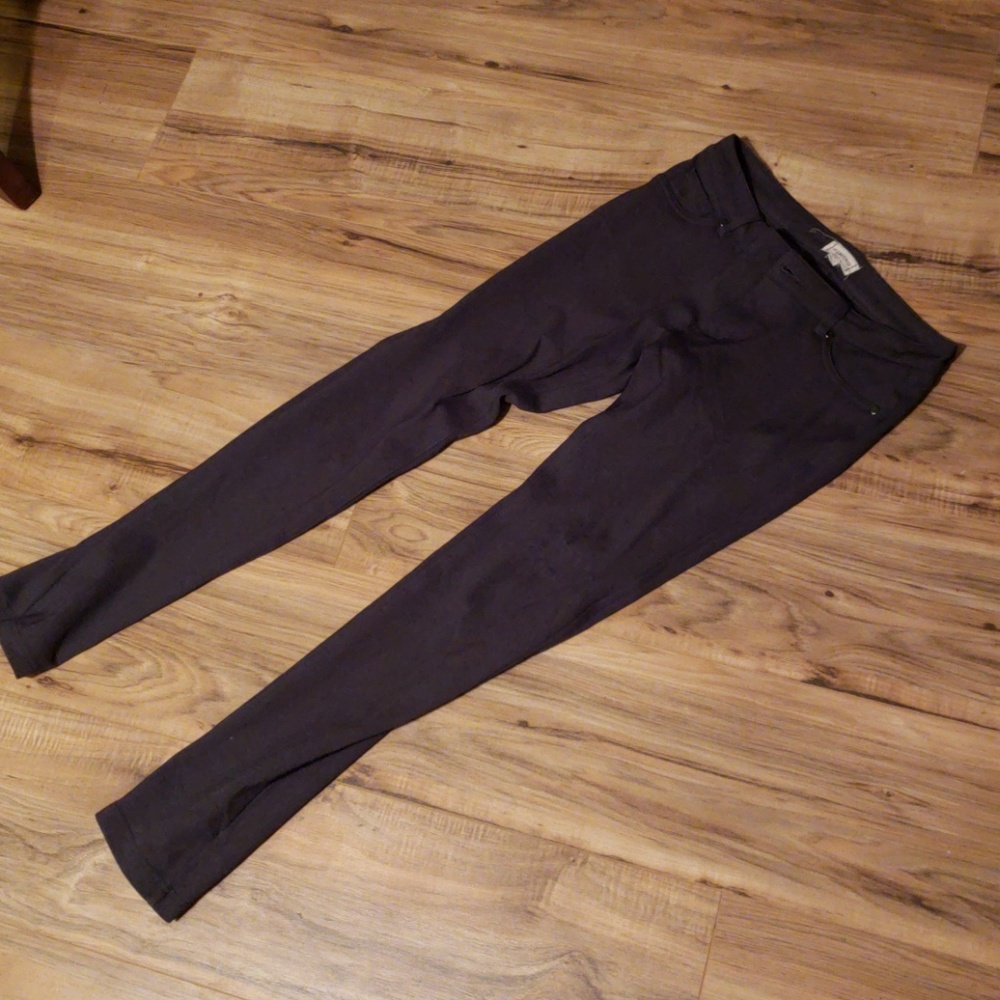 Gray skinny pants
